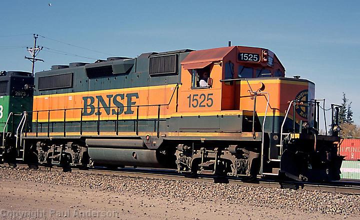 BNSF 1525 GP28M.jpg